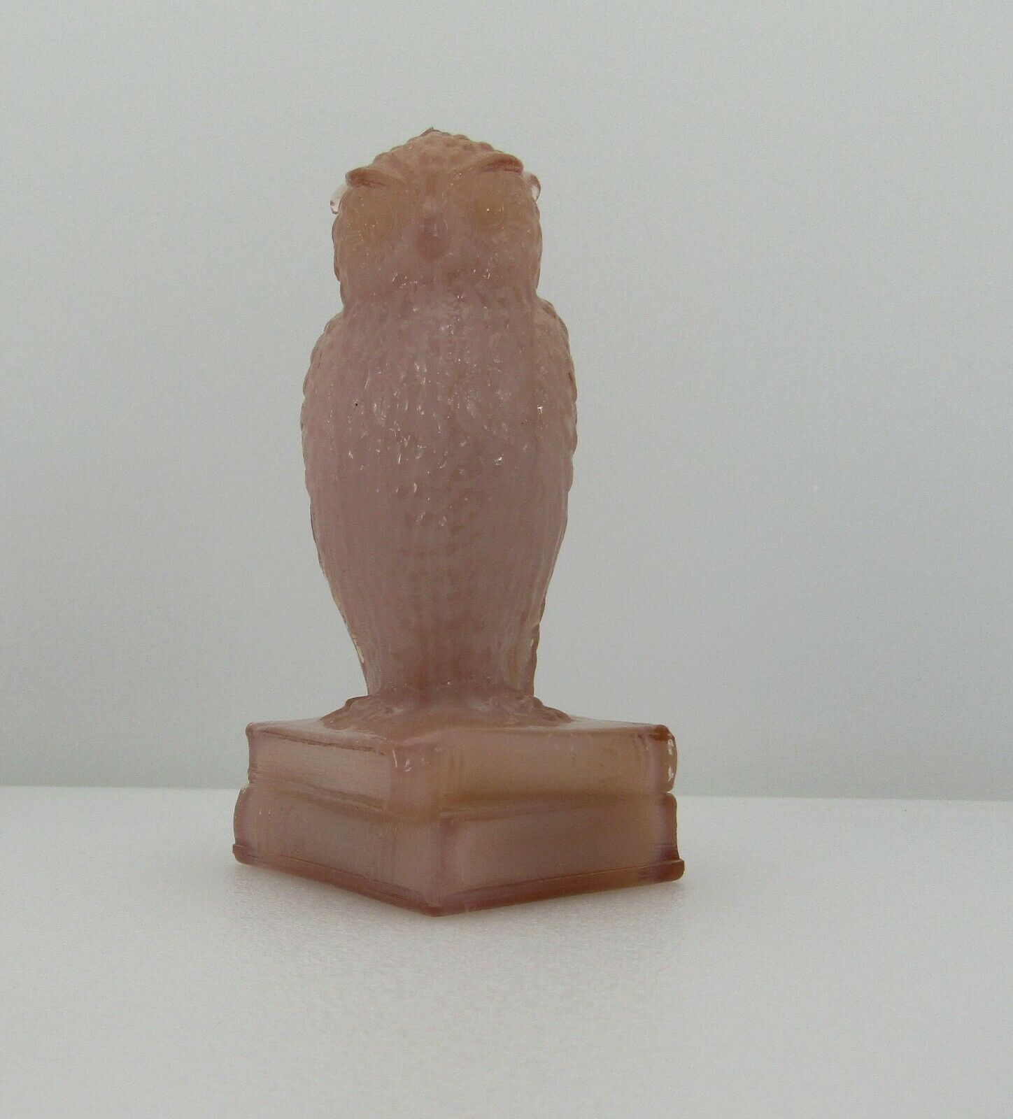 Degenhart Glass Crown Tuscan Pink Wise Ole Owl On Books Figurine Paperweight