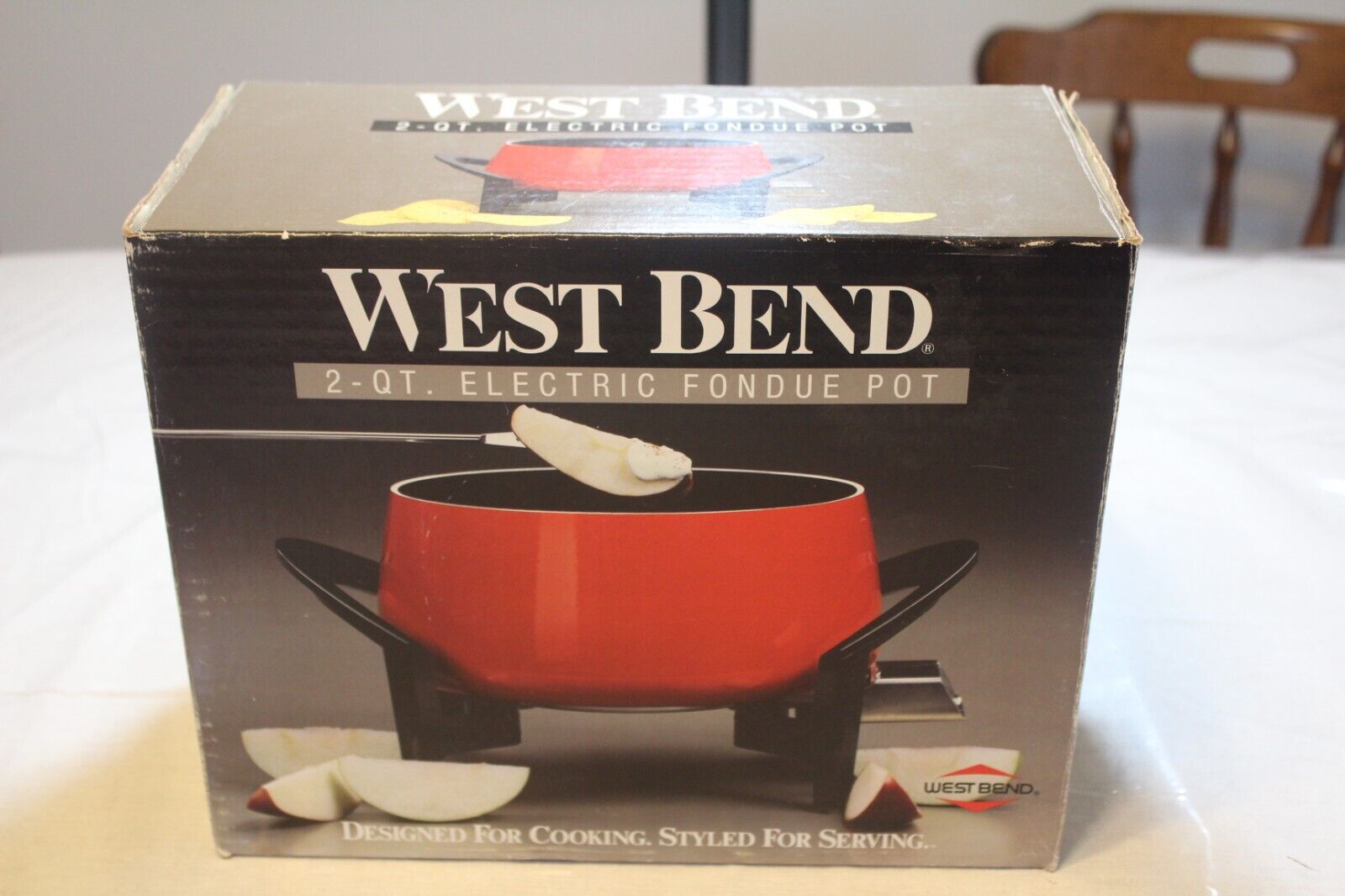 West Bend 2 QT Electric Fondue Pot red 88001 4 Forks and Temp Control